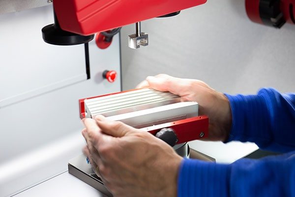Sample clamping