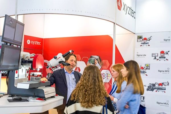 Woman-in-Electronics-2